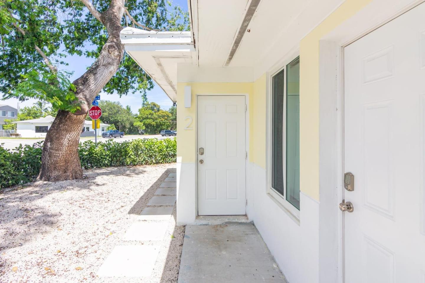 Newly Renovated Stylish In El Portal #2 Apartment Miami