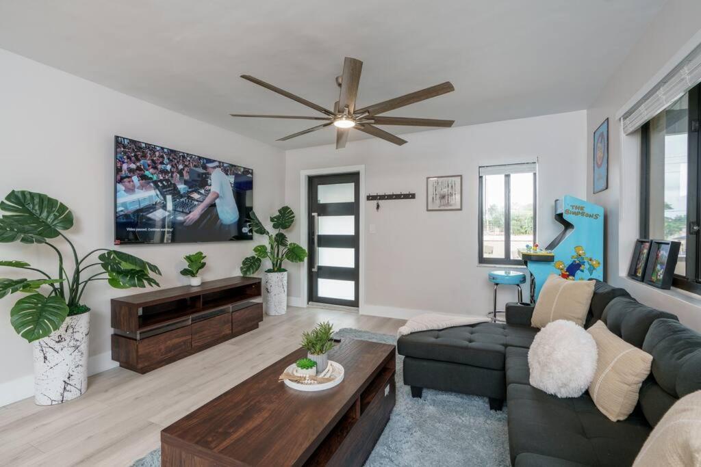 Appartement New! & Calle Ocho Simpson's Funhouse!