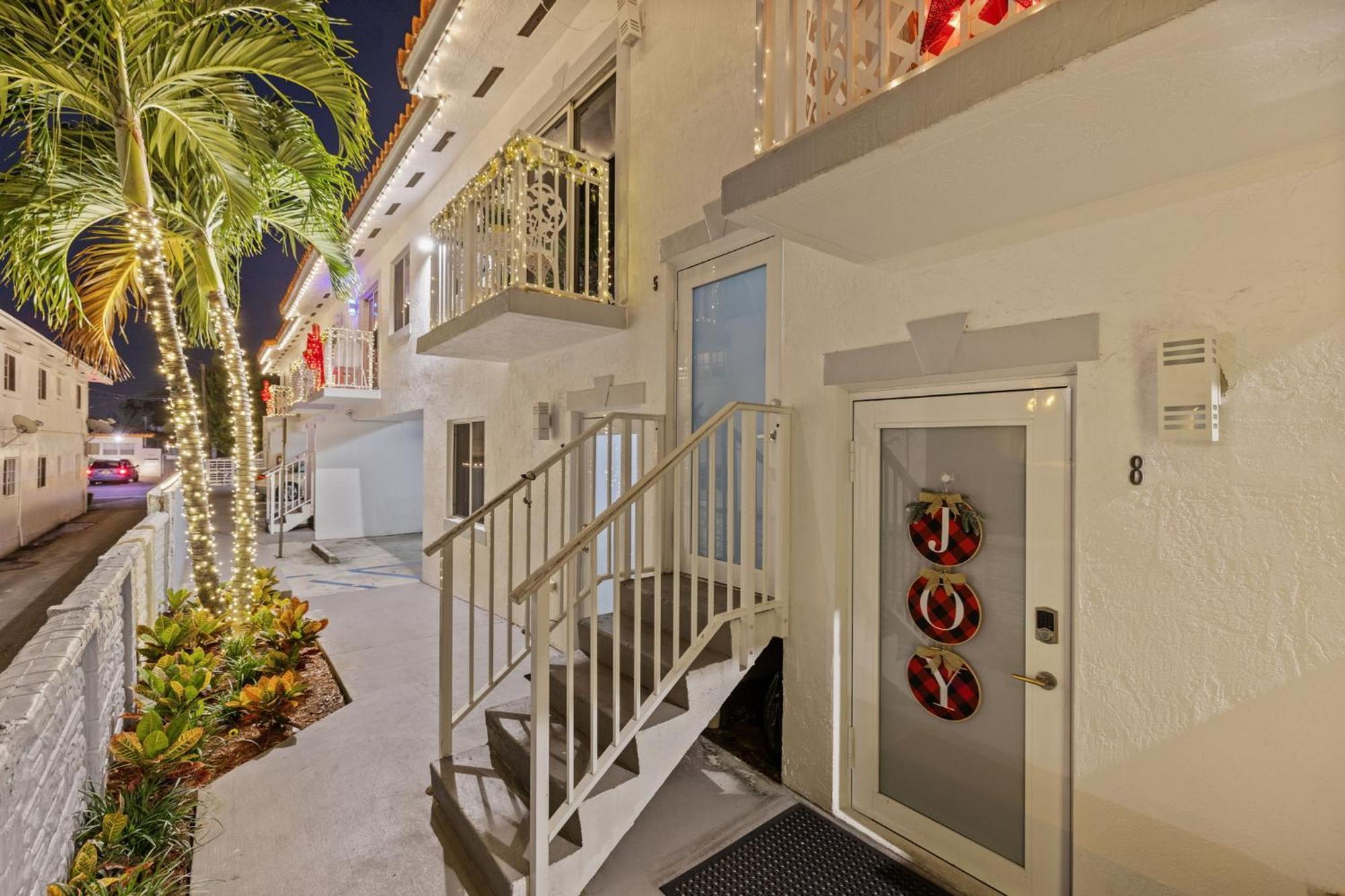Beautiful In The Heart Of Apt 1 Apartment *