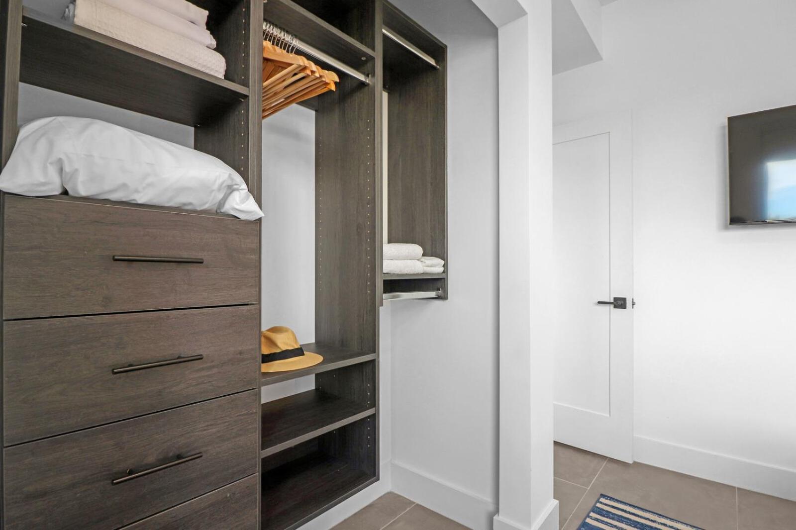 Apartment Roami At Metro Park