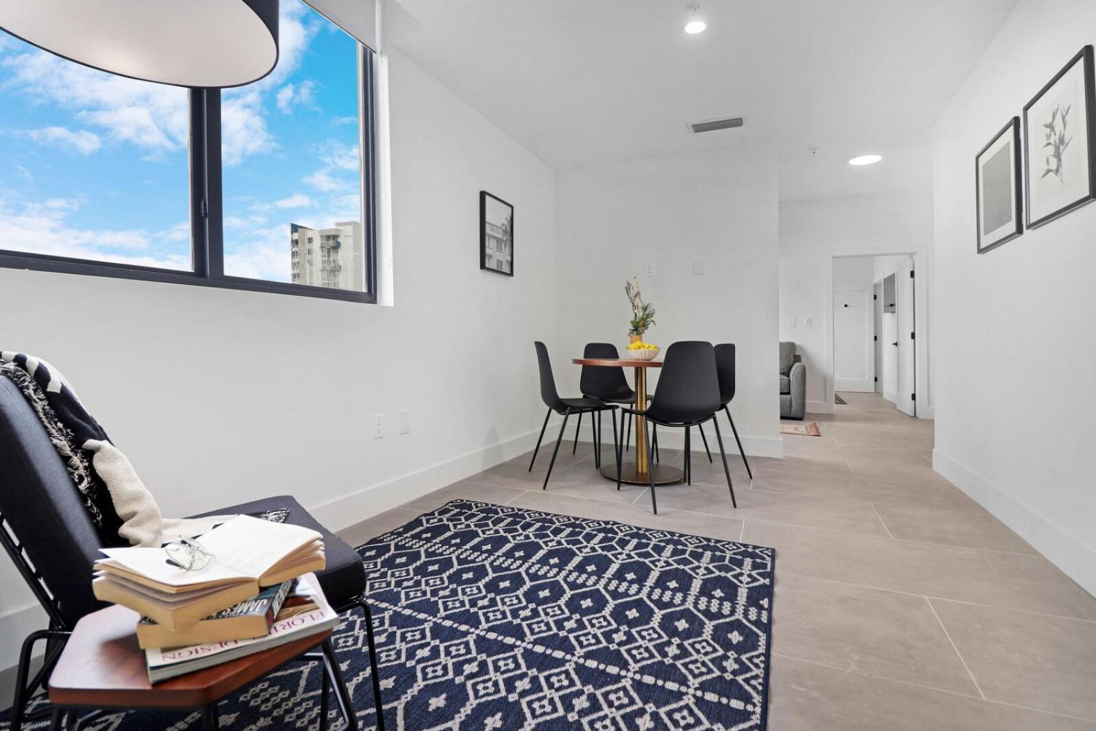 Apartment Roami At Metro Park