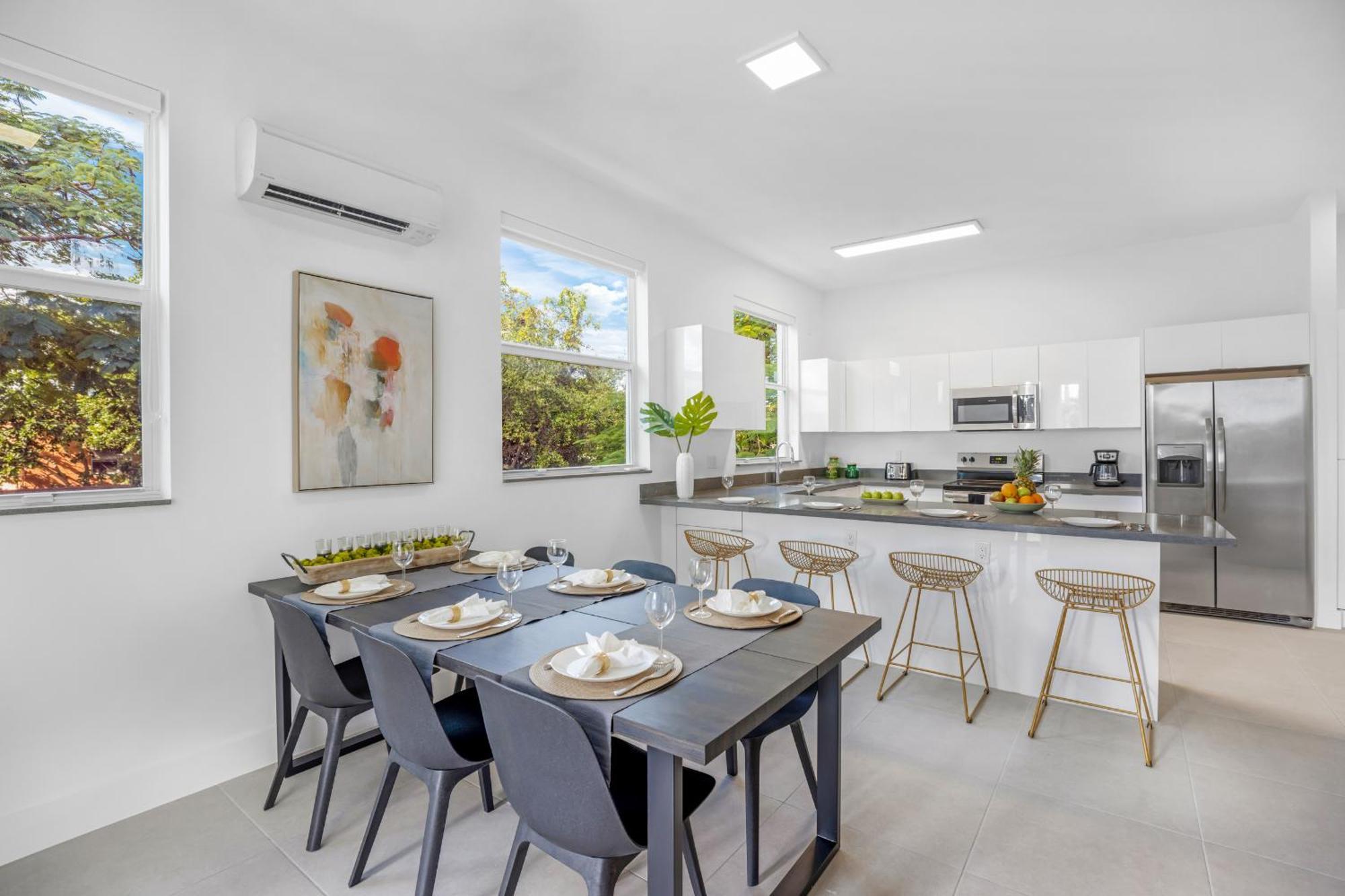 Up To 12 Guests! Modern Near Wynwood * Miami