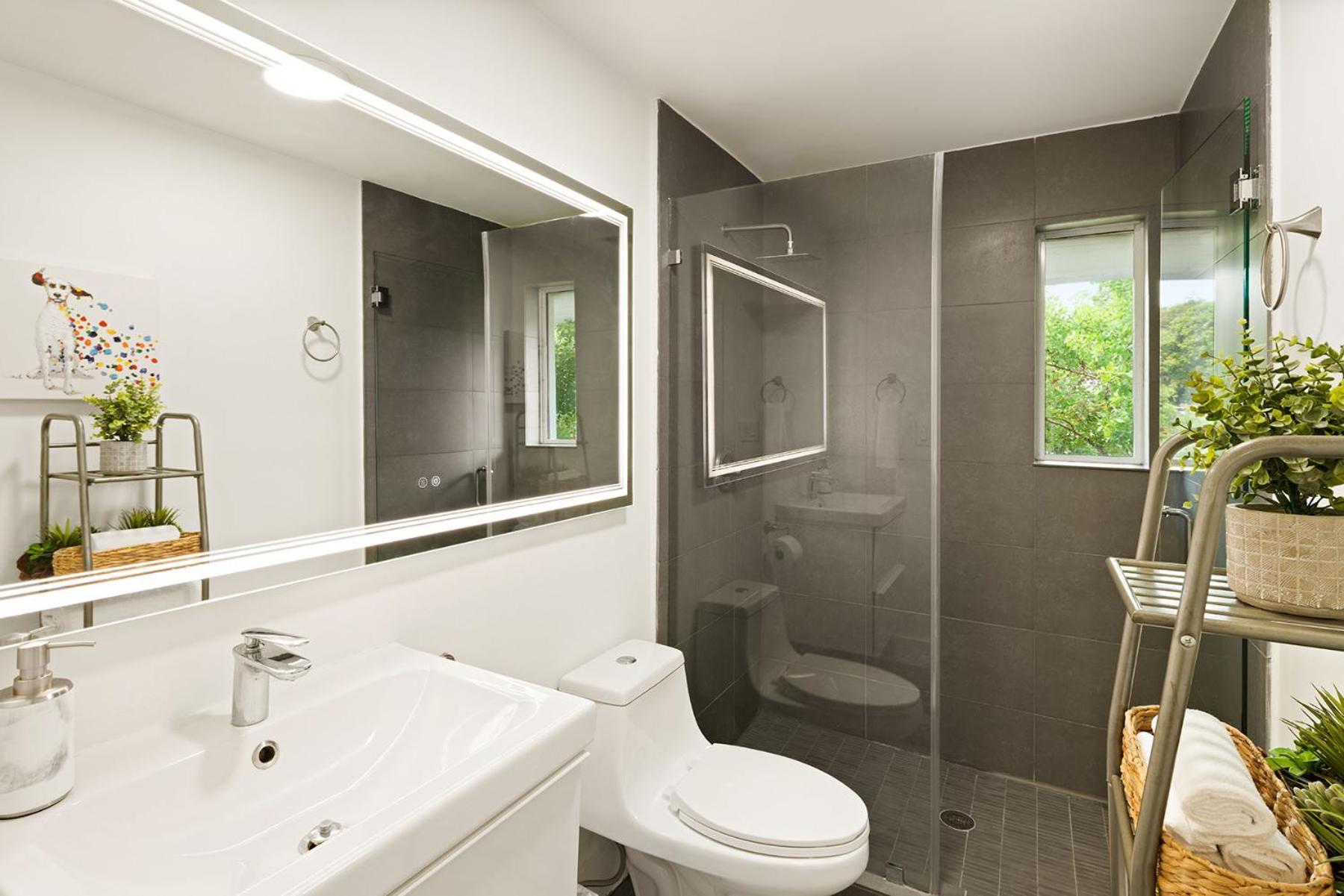 Oasis Vista Luxury Villa! 10 Min From Beach, Private Gym, Location! Miami