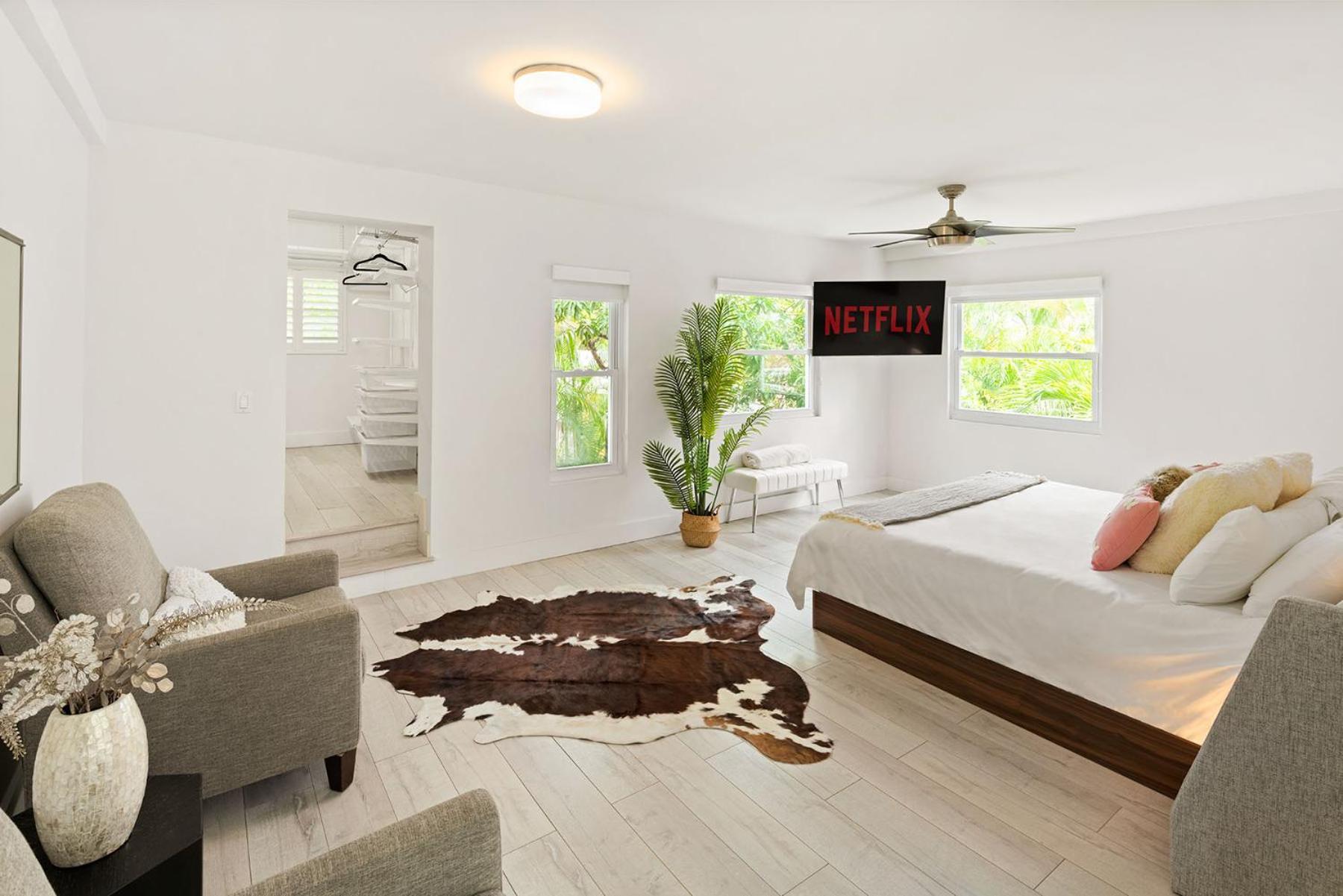 Oasis Vista Luxury Villa! 10 Min From Beach, Private Gym, Location!