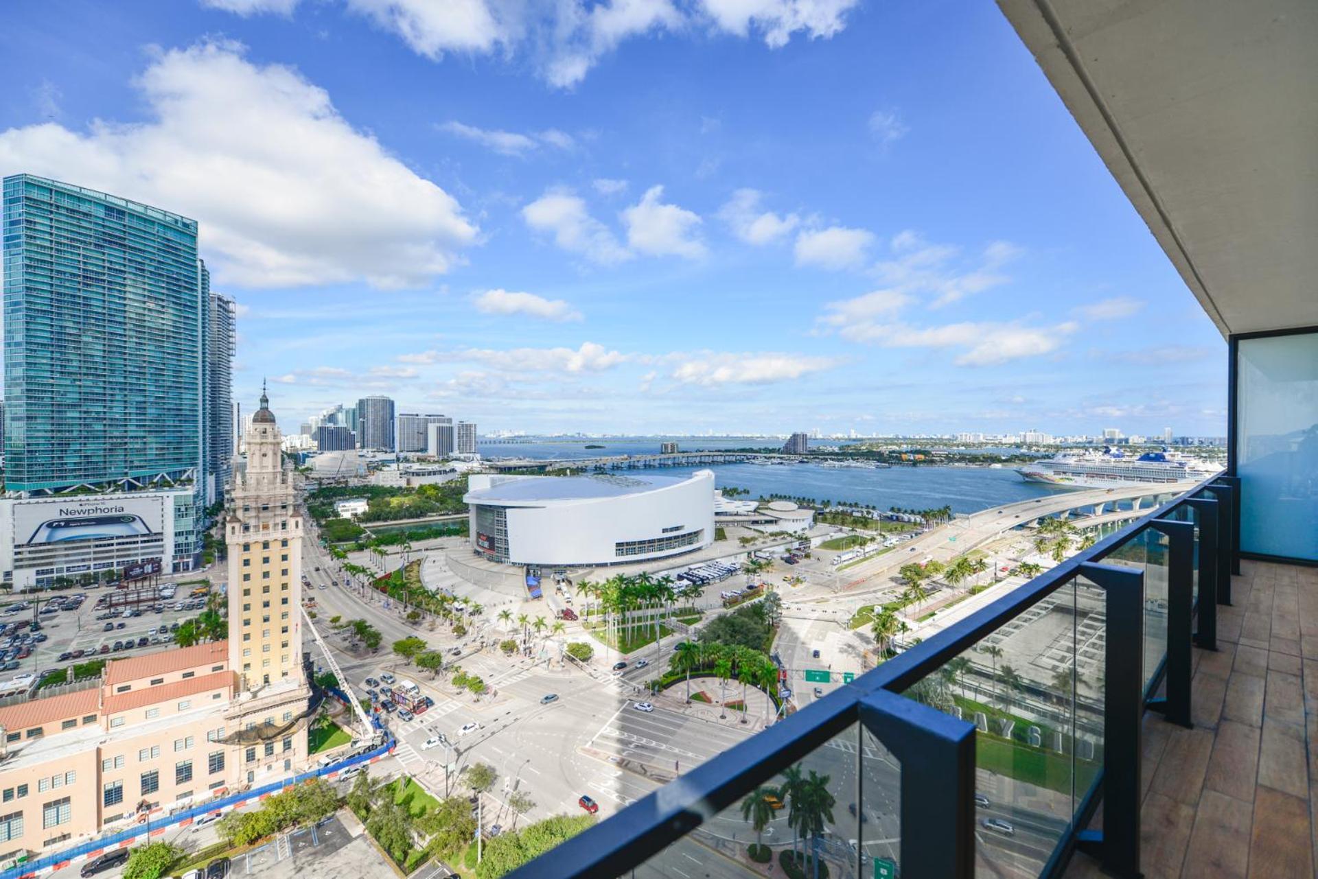 Luxury 3br Ocean Views At Bayside Apartment Miami