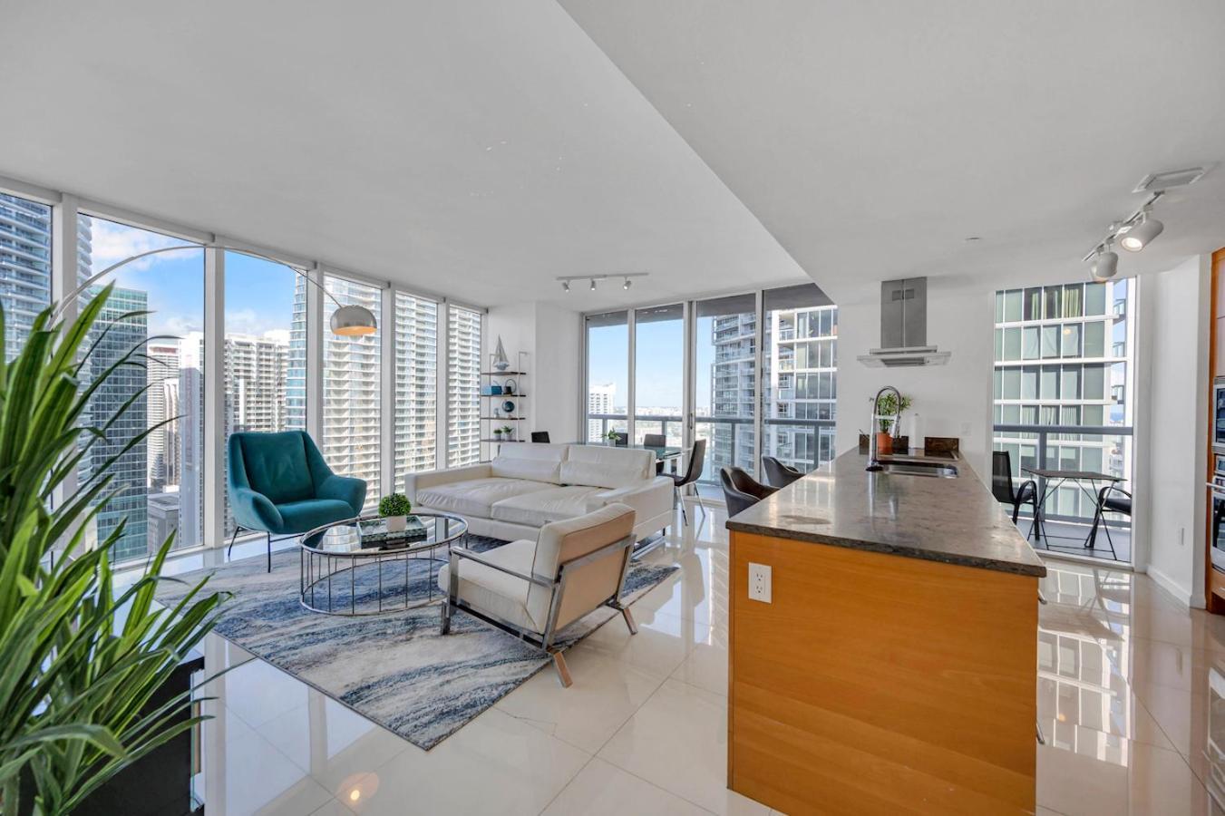 *w Icon Brickell- Luxury 2br Highrise Corner Condo** * Miami
