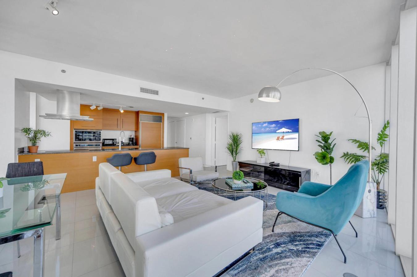 *w Icon Brickell- Luxury 2br Highrise Corner Condo** Aparthotel