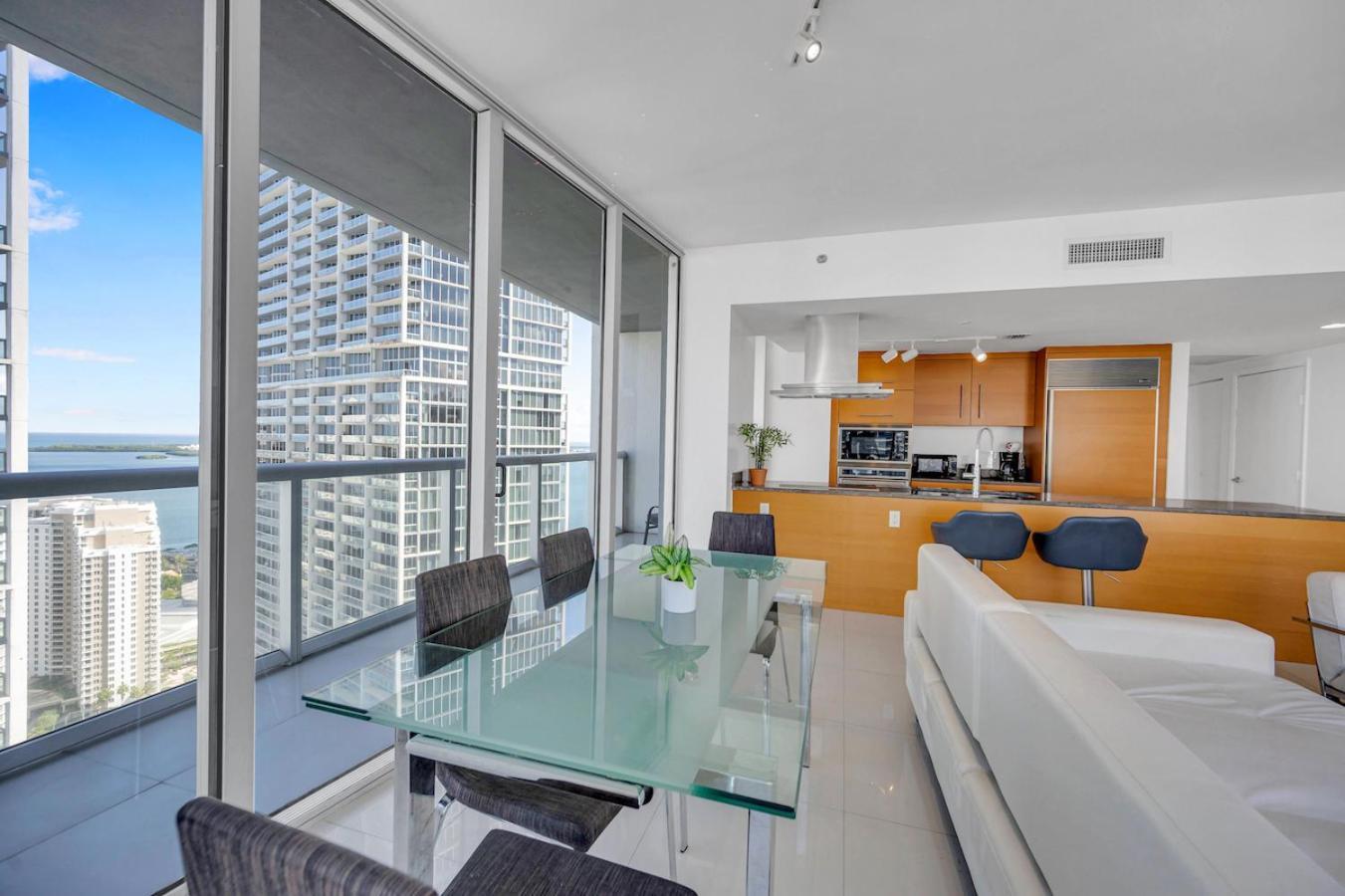 *w Icon Brickell- Luxury 2br Highrise Corner Condo** * Miami