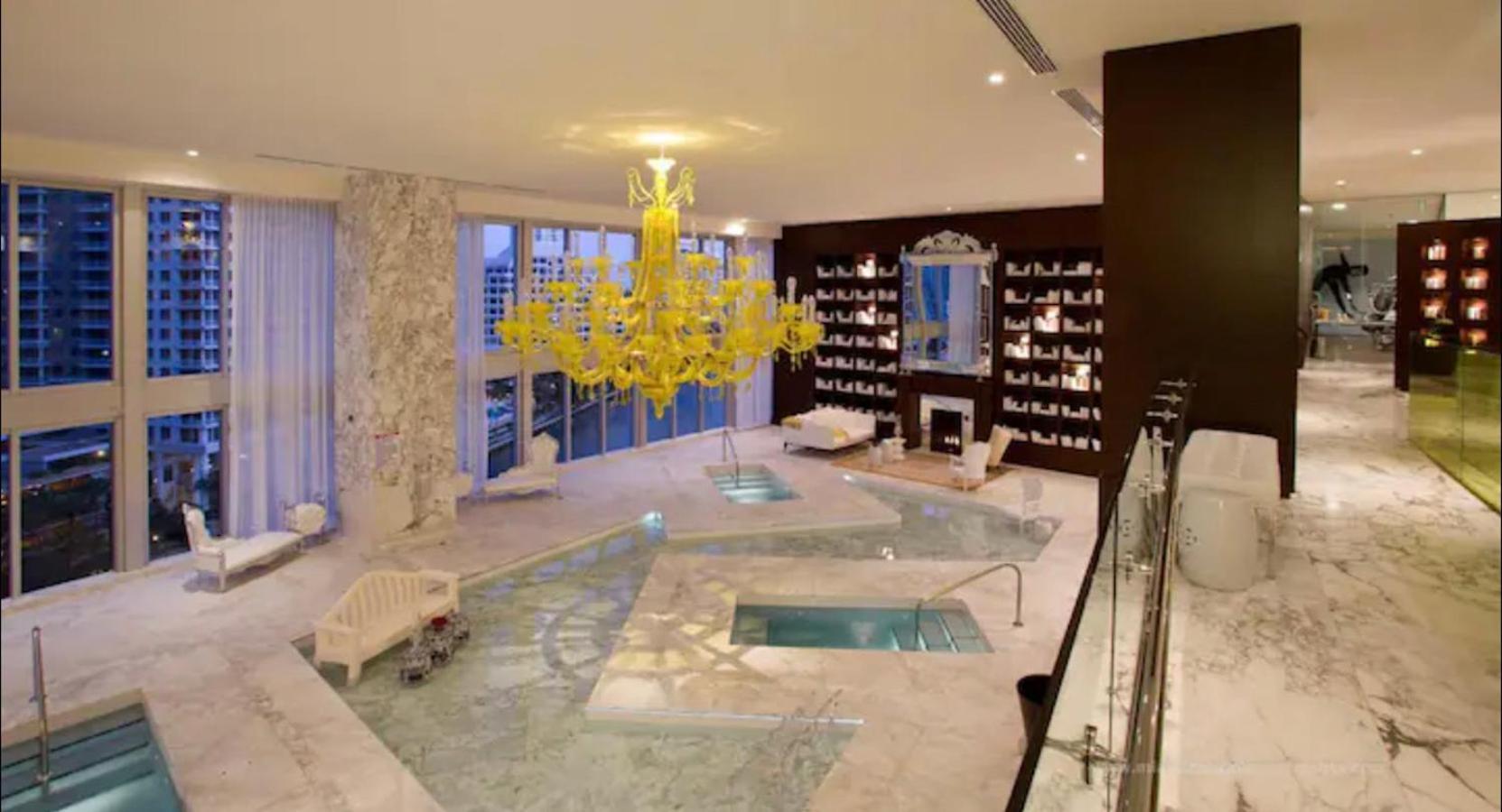 Aparthotel *w Icon Brickell- Luxury 2br Highrise Corner Condo** Miami