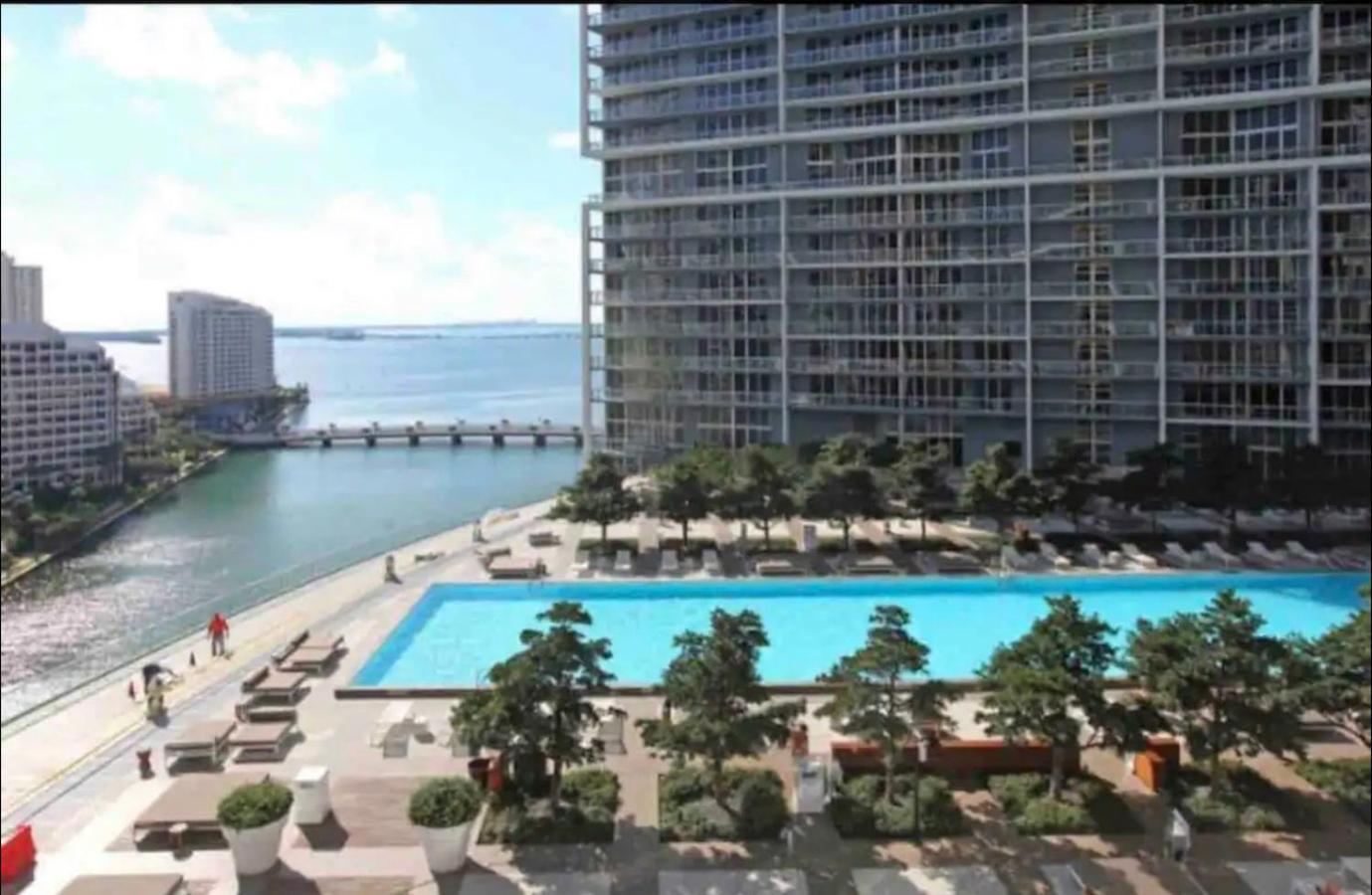 *w Icon Brickell- Luxury 2br Highrise Corner Condo** Aparthotel