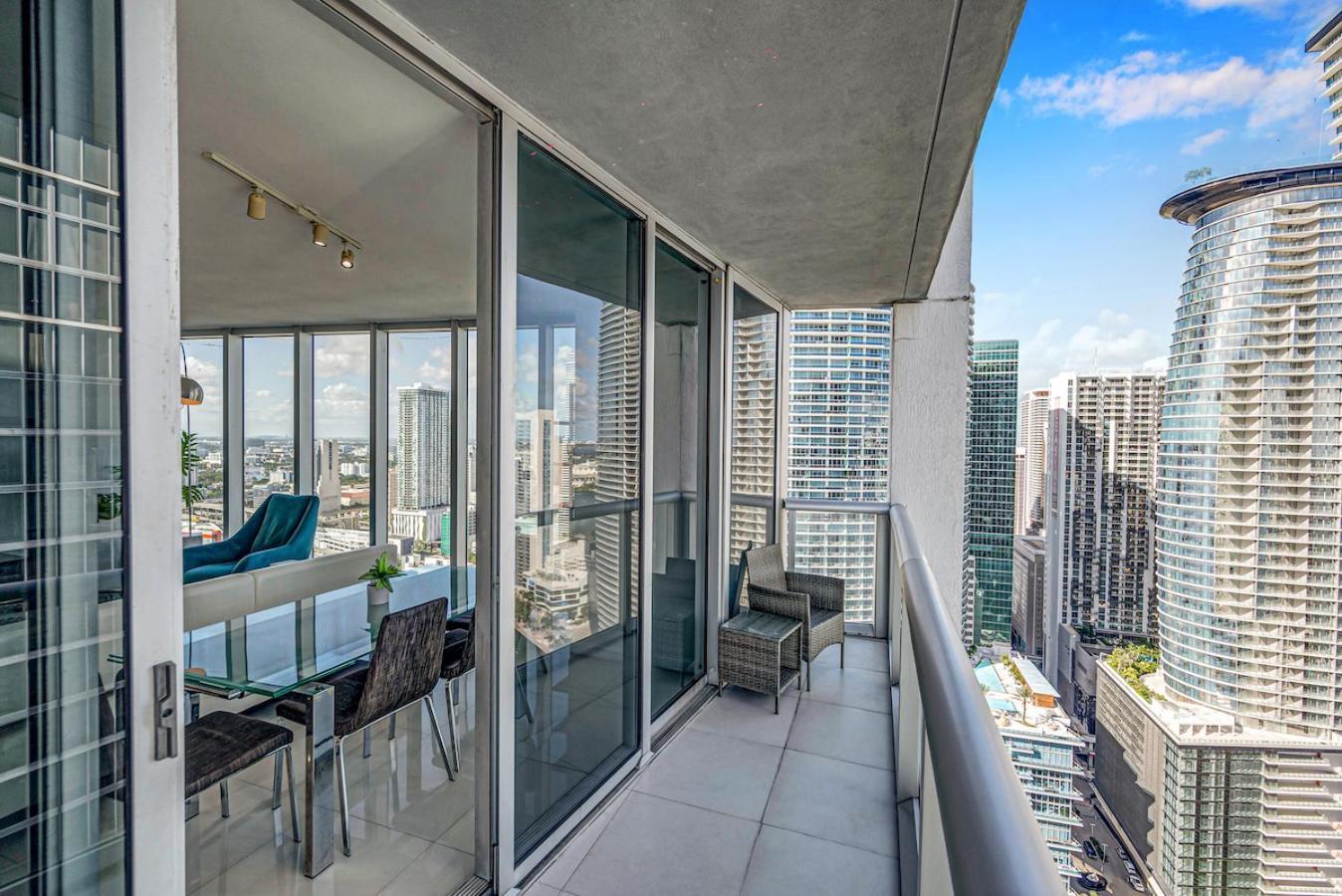 Aparthotel *w Icon Brickell- Luxury 2br Highrise Corner Condo**