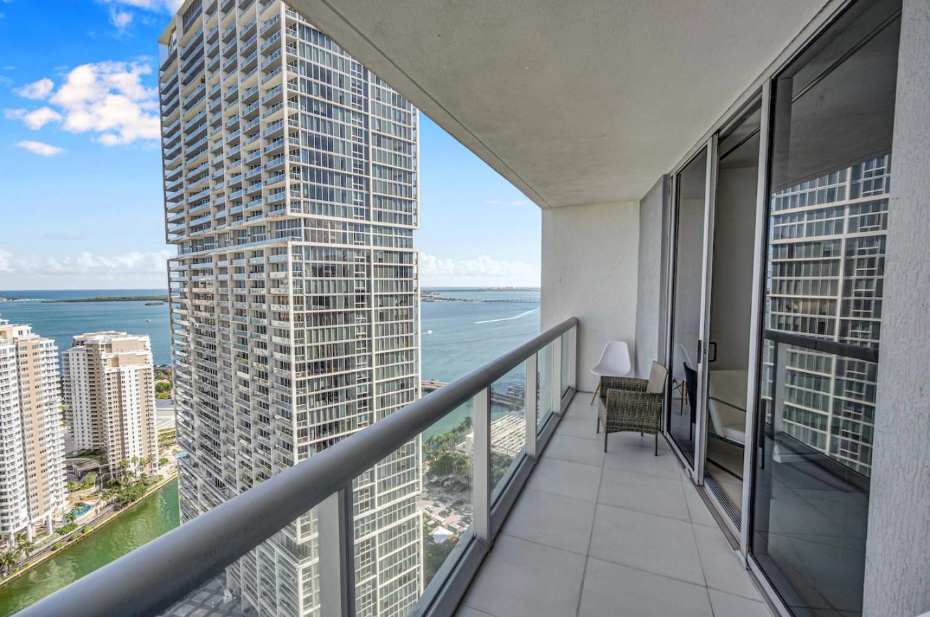 *w Icon Brickell- Luxury 2br Highrise Corner Condo** Aparthotel *