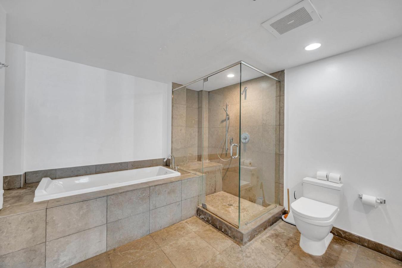 Aparthotel *w Icon Brickell- Luxury 2br Highrise Corner Condo**