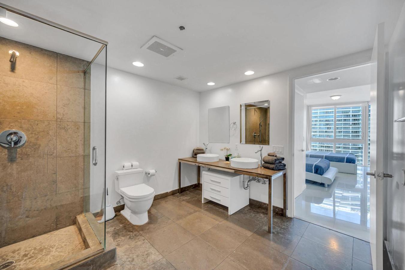 *w Icon Brickell- Luxury 2br Highrise Corner Condo** Aparthotel Miami