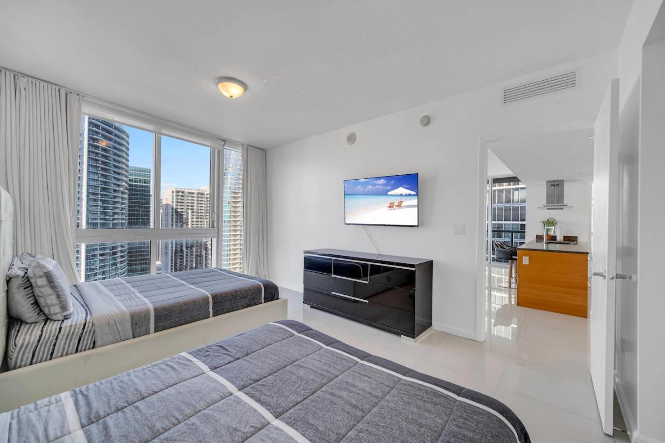 Aparthotel *w Icon Brickell- Luxury 2br Highrise Corner Condo**