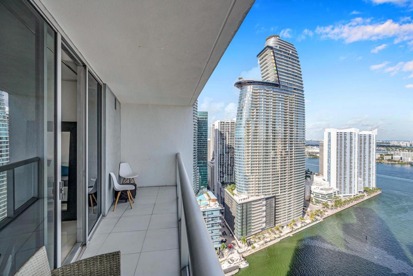 *w Icon Brickell- Luxury 2br Highrise Corner Condo** Aparthotel Miami