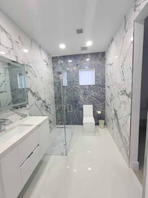 Boutique Style House, Mini Golf Bbq Hot-tub Ev-charger Foosball Miami