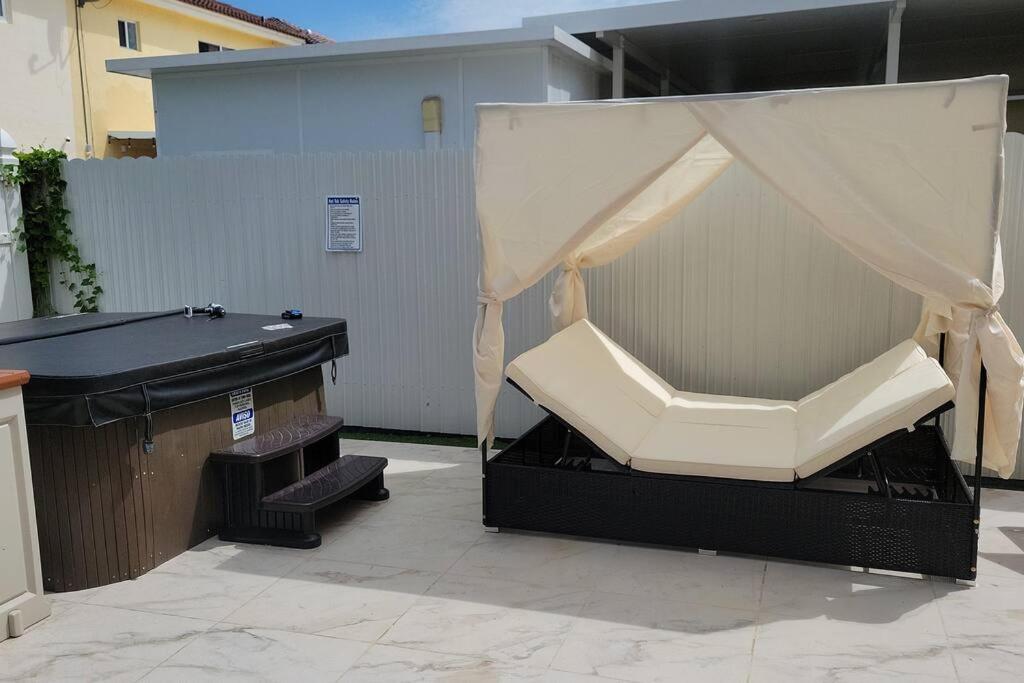 Boutique Style House, Mini Golf Bbq Hot-tub Ev-charger Foosball *