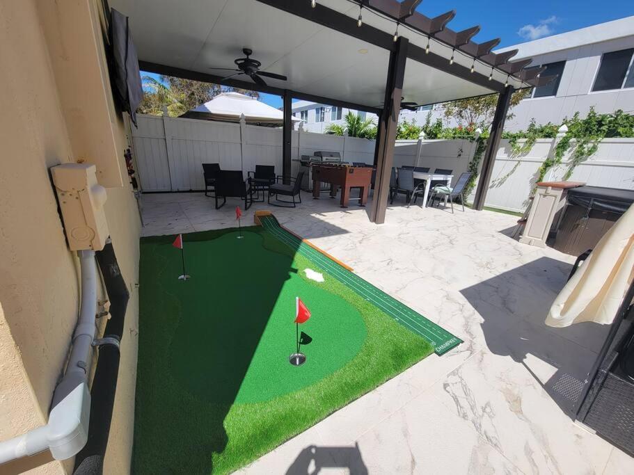 Boutique Style House, Mini Golf Bbq Hot-tub Ev-charger Foosball *