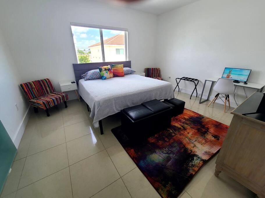 Boutique Style House, Mini Golf Bbq Hot-tub Ev-charger Foosball Holiday home Miami