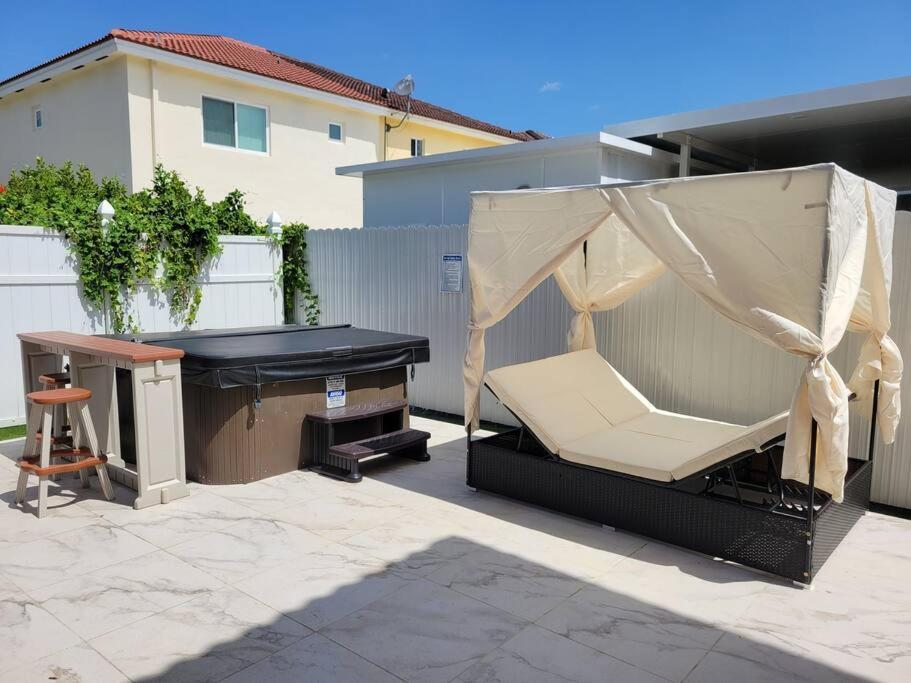 Boutique Style House, Mini Golf Bbq Hot-tub Ev-charger Foosball *