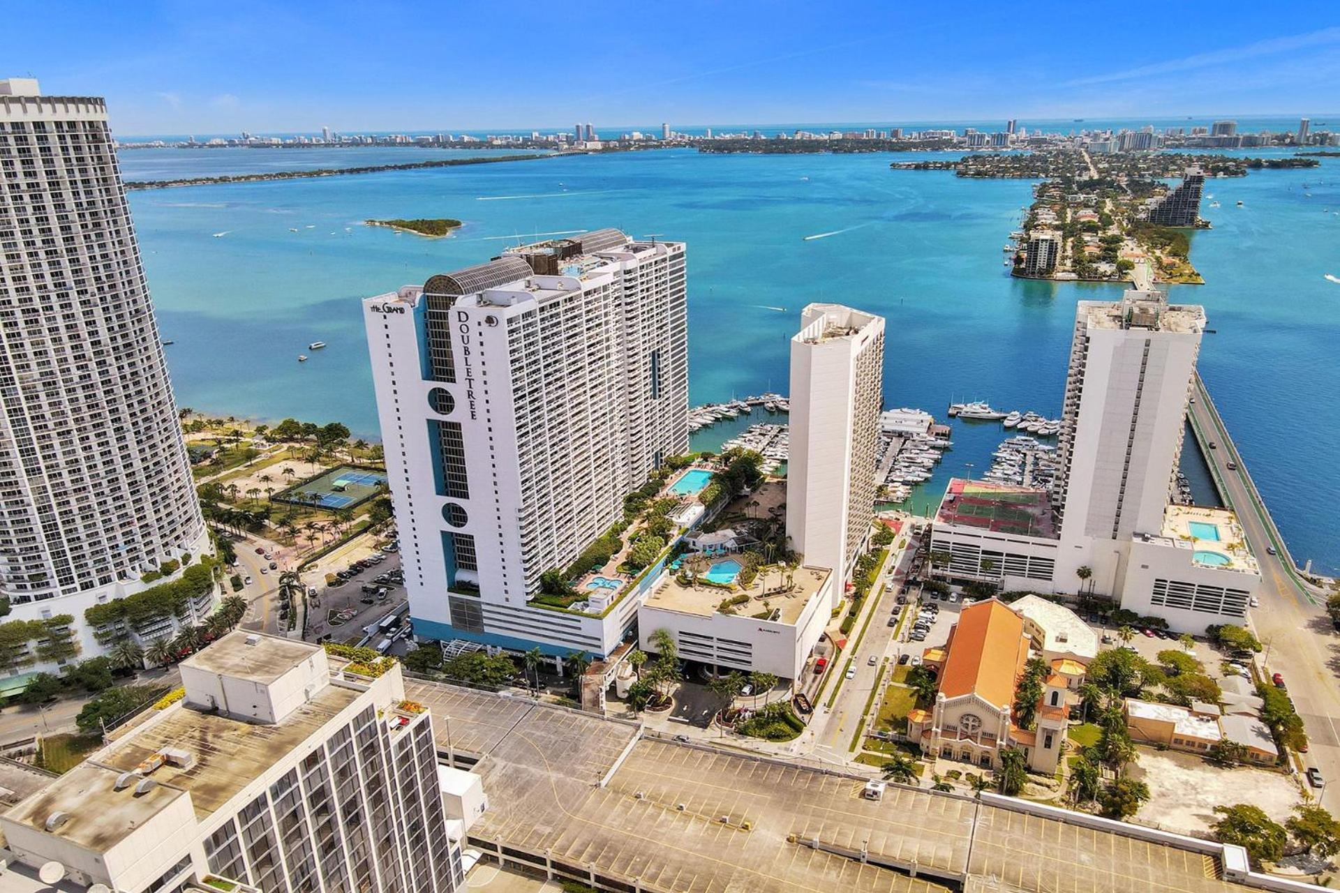 Unforgettable! Water & Park Views, 4 Bedrooms!