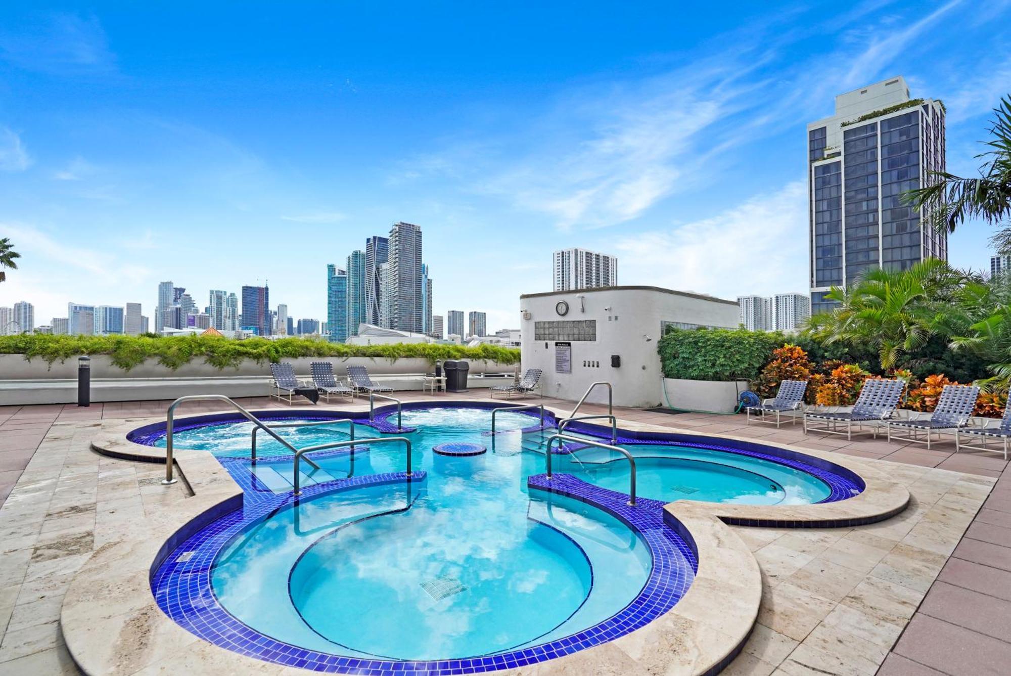 Unforgettable! Water & Park Views, 4 Bedrooms! Apartment Miami