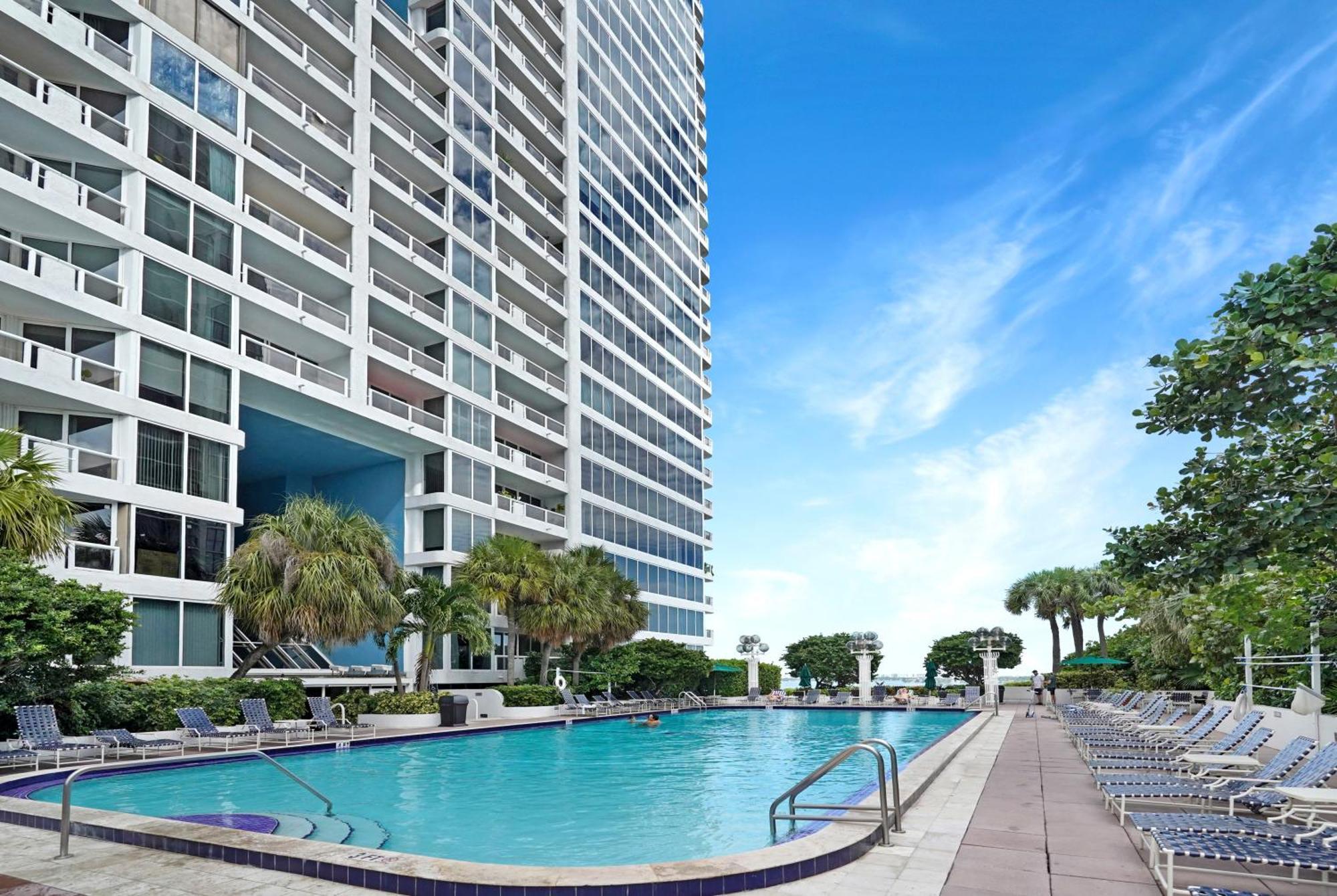 Unforgettable! Water & Park Views, 4 Bedrooms! Apartment *
