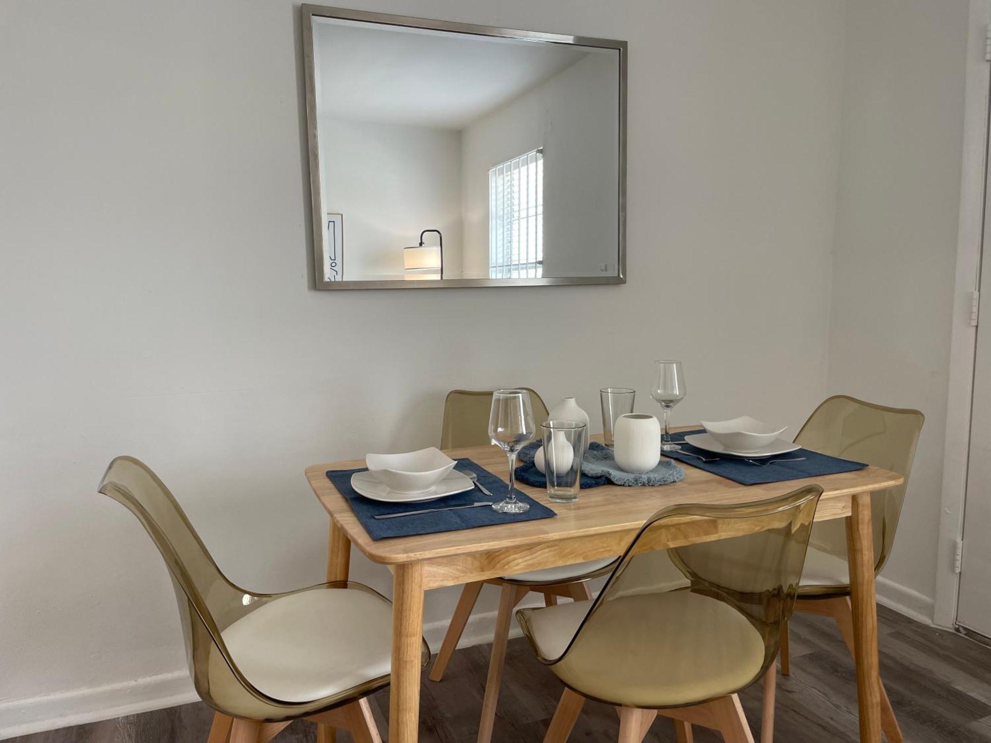 Remodeled Little Havanna Great Location Apartment *