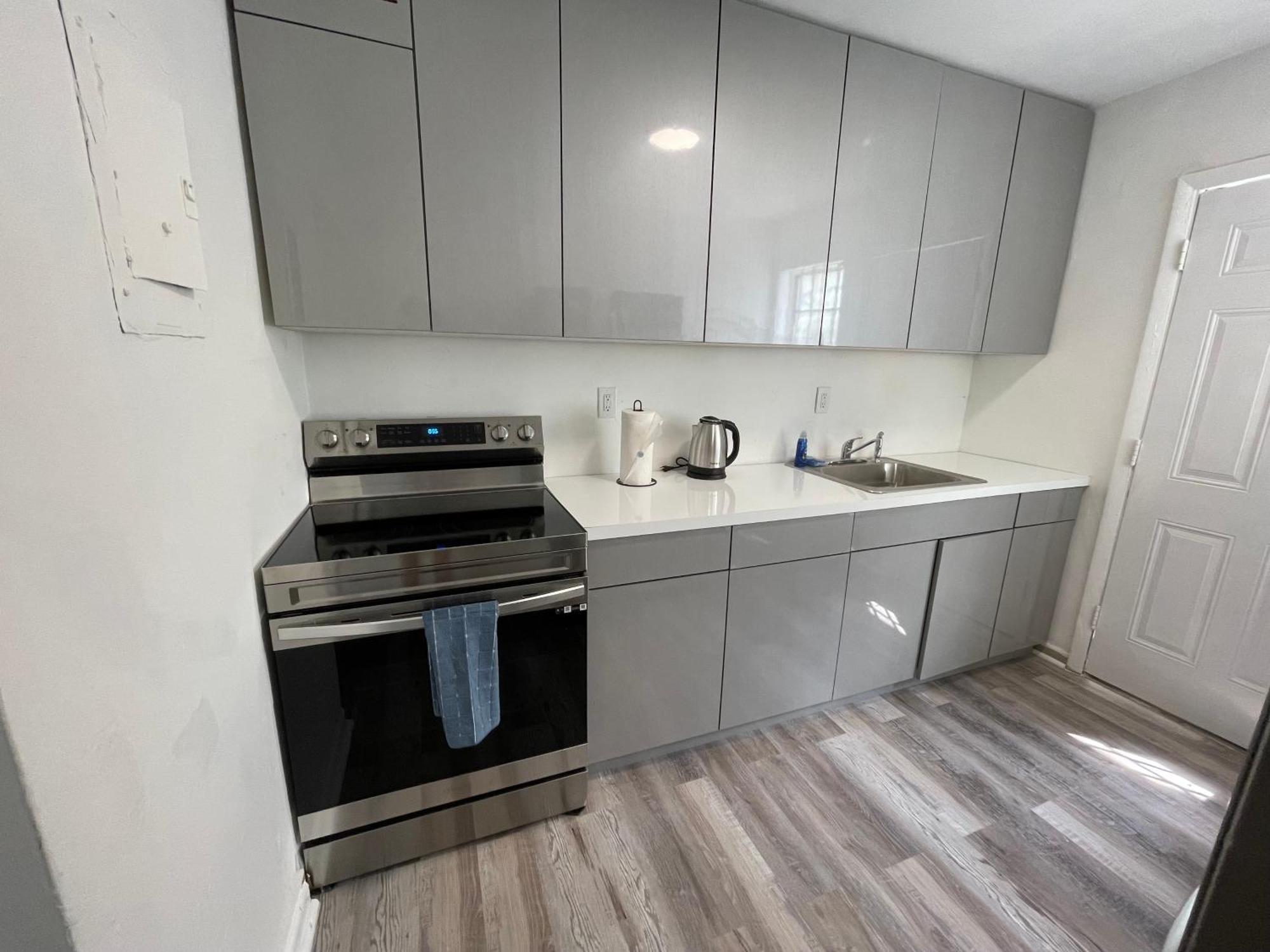 Apartment Remodeled Little Havanna Great Location *