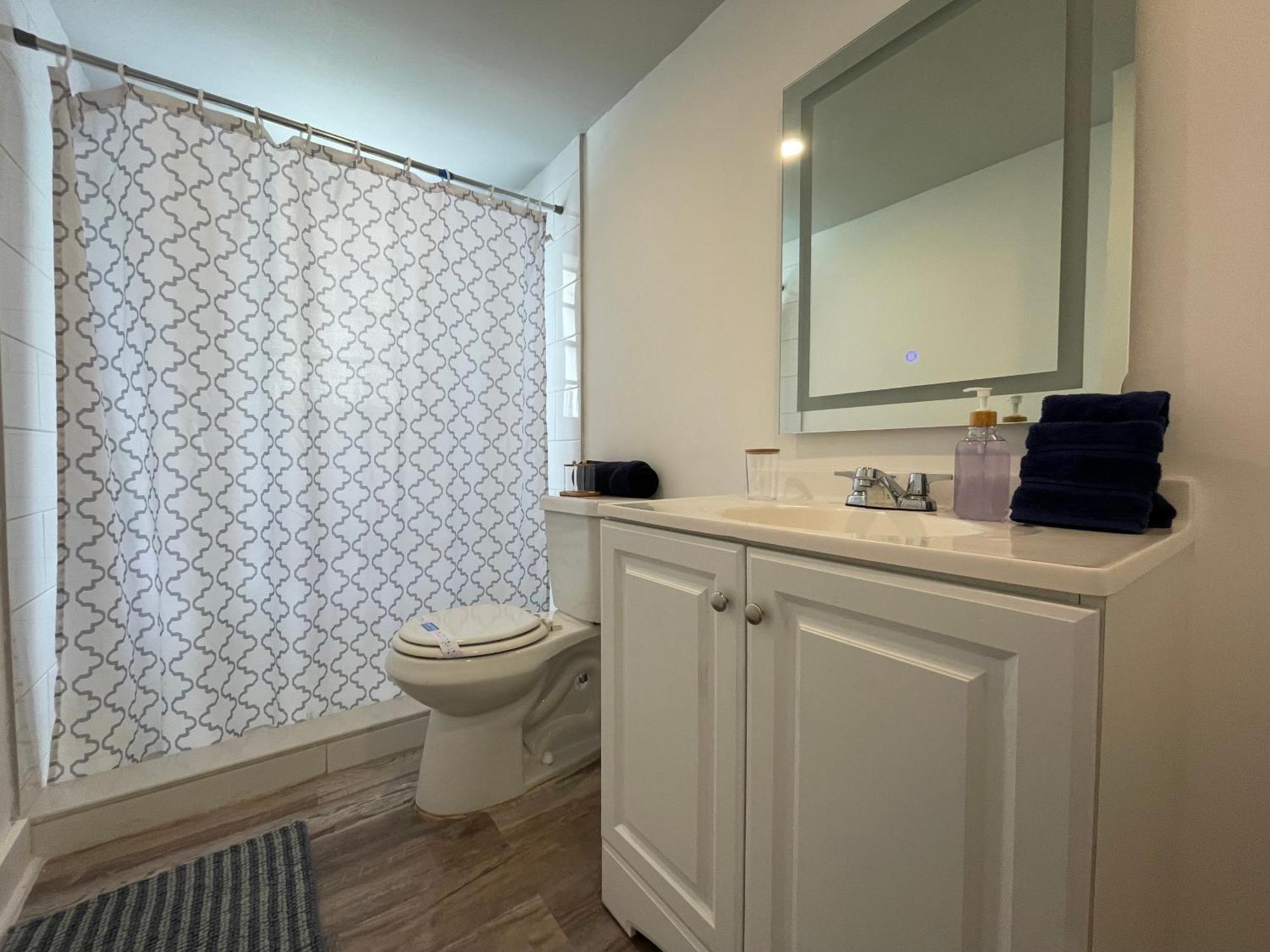 Apartment Remodeled Little Havanna Great Location *