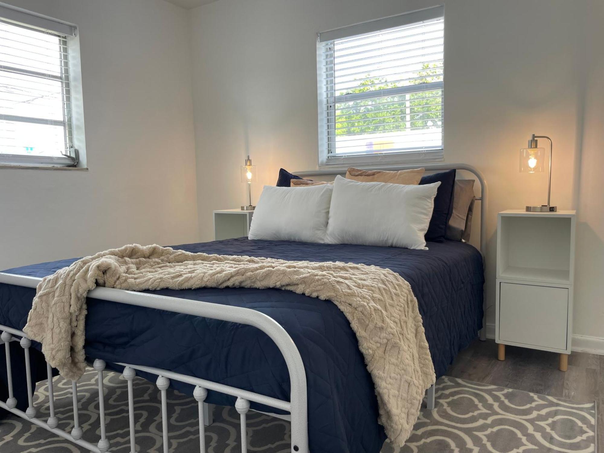 Apartment Remodeled Little Havanna Great Location