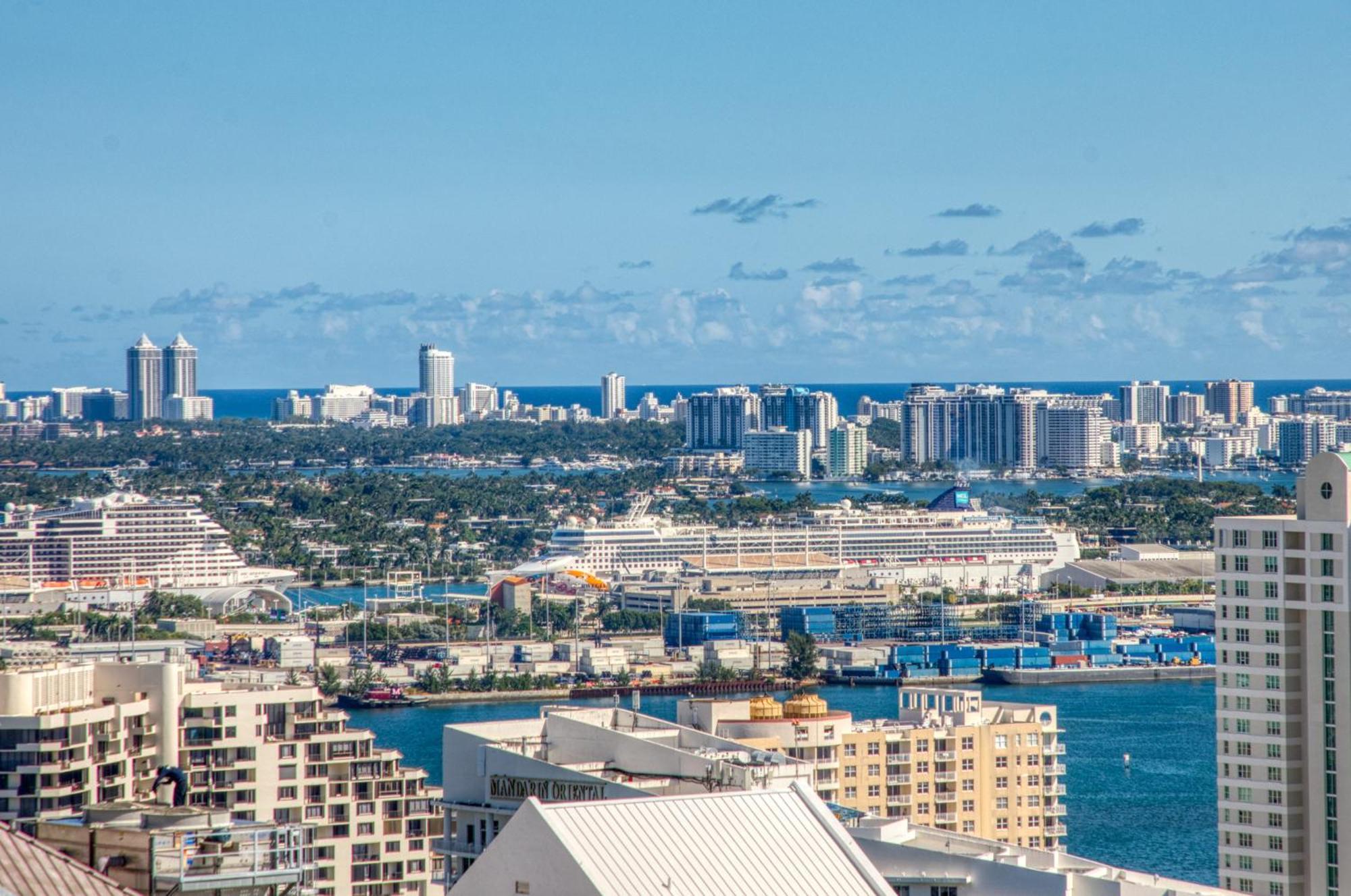 Oceanside Penthouse In Brickell Miami, Pool, Free Parking * Miami