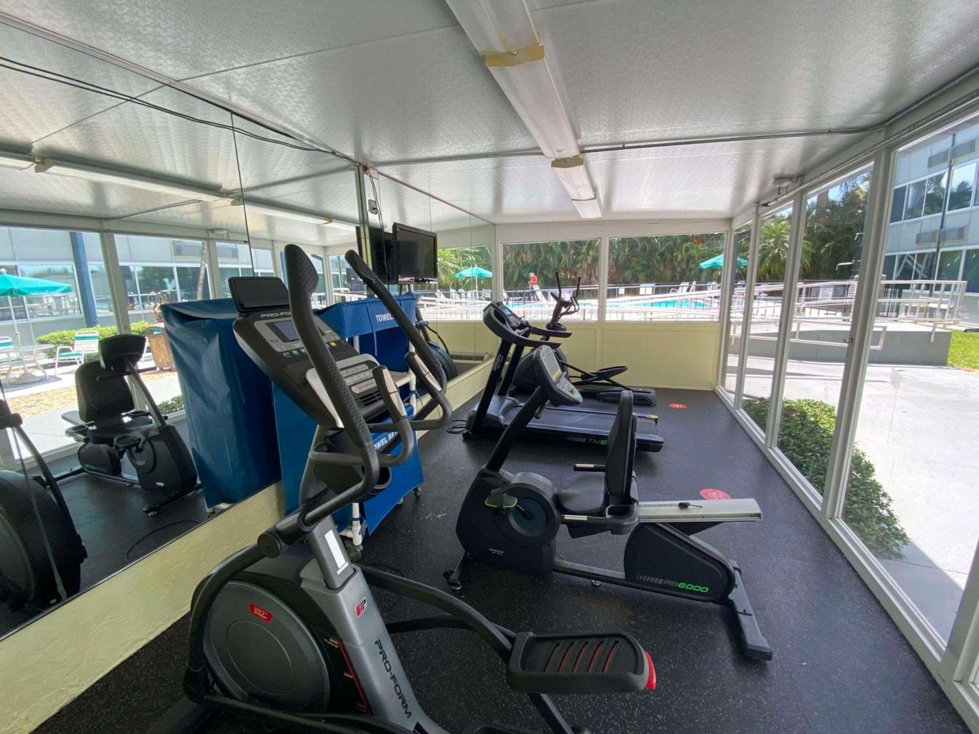 Hotel Envision International Airport Miami