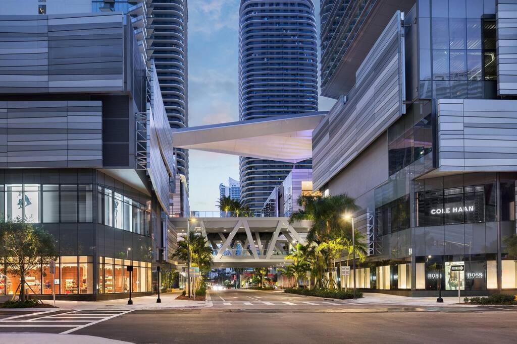 Holiday home Modern W Jacuzzi Near Wynwood-design District-mia Airport