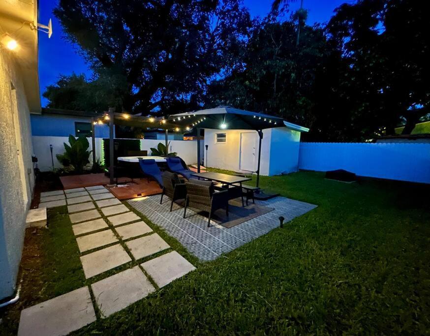 Modern W Jacuzzi Near Wynwood-design District-mia Airport Holiday home Miami