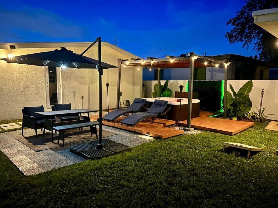 Modern W Jacuzzi Near Wynwood-design District-mia Airport Holiday home