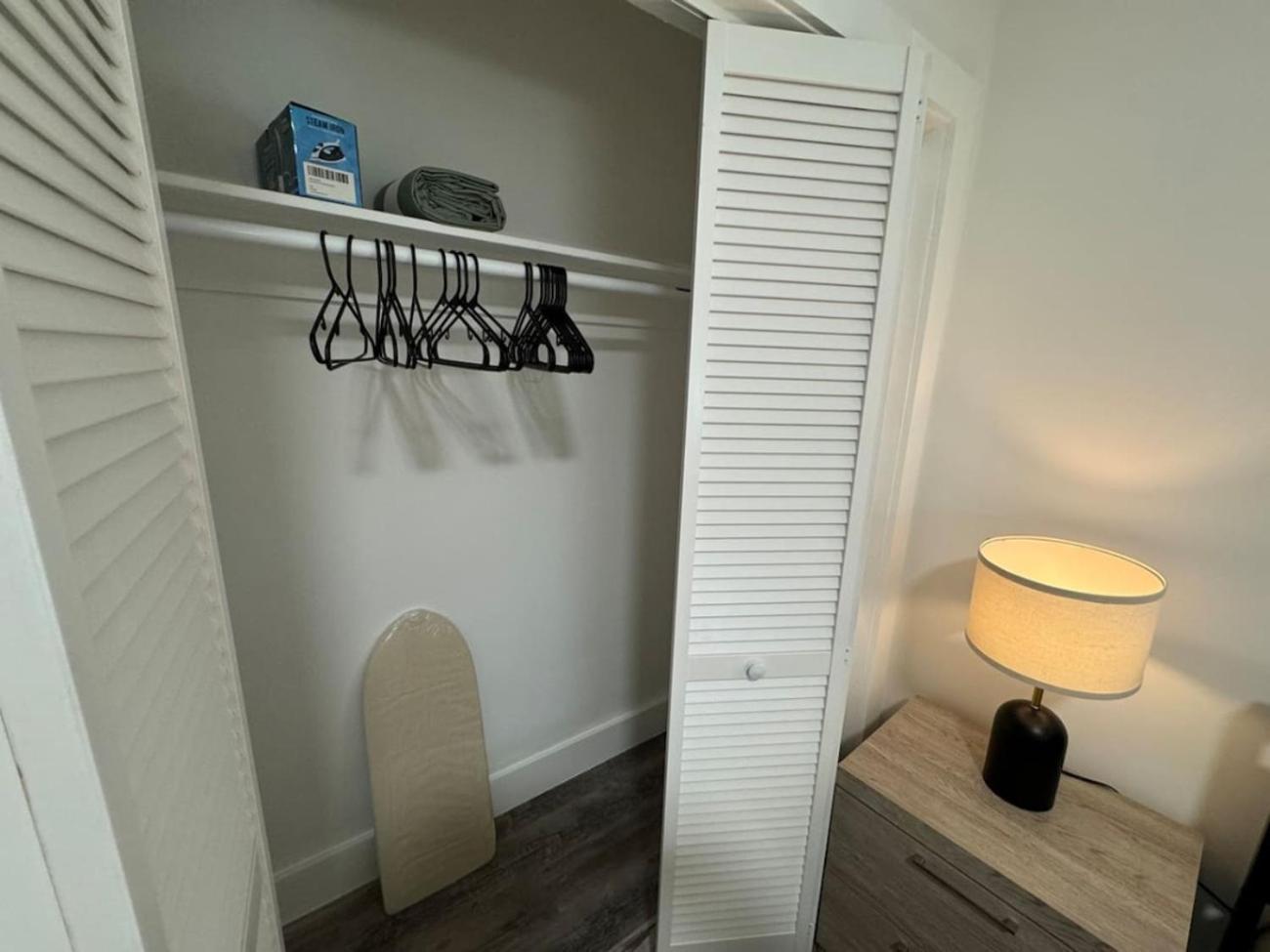 Remodeled Little Havanna Great Location *