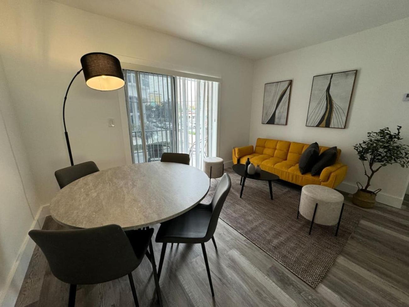 Remodeled Little Havanna Great Location Apartment Miami