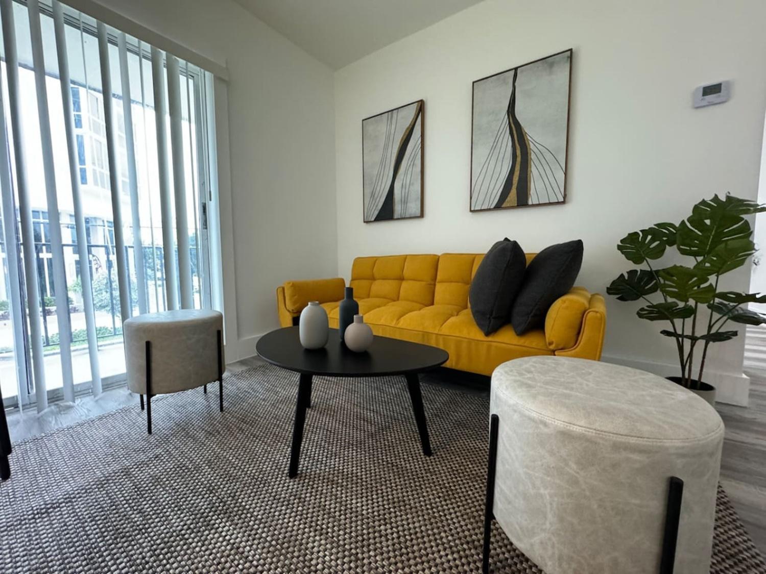 Apartment Remodeled Little Havanna Great Location