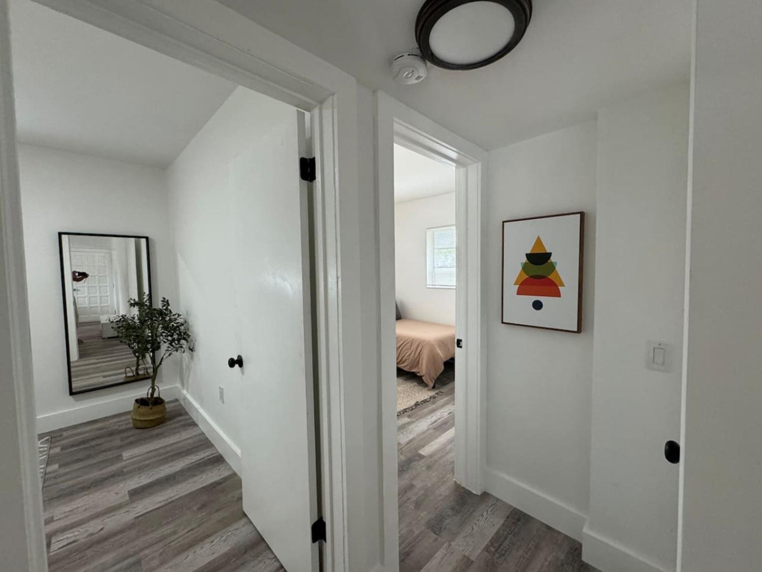 Remodeled Little Havanna Great Location Apartment