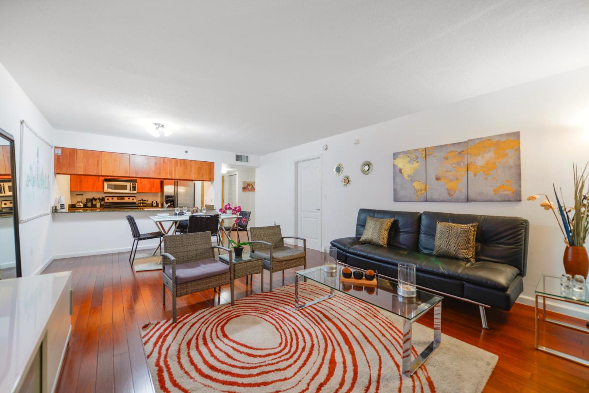On Top! On 31st Floor W Cozy Amenities Apartment