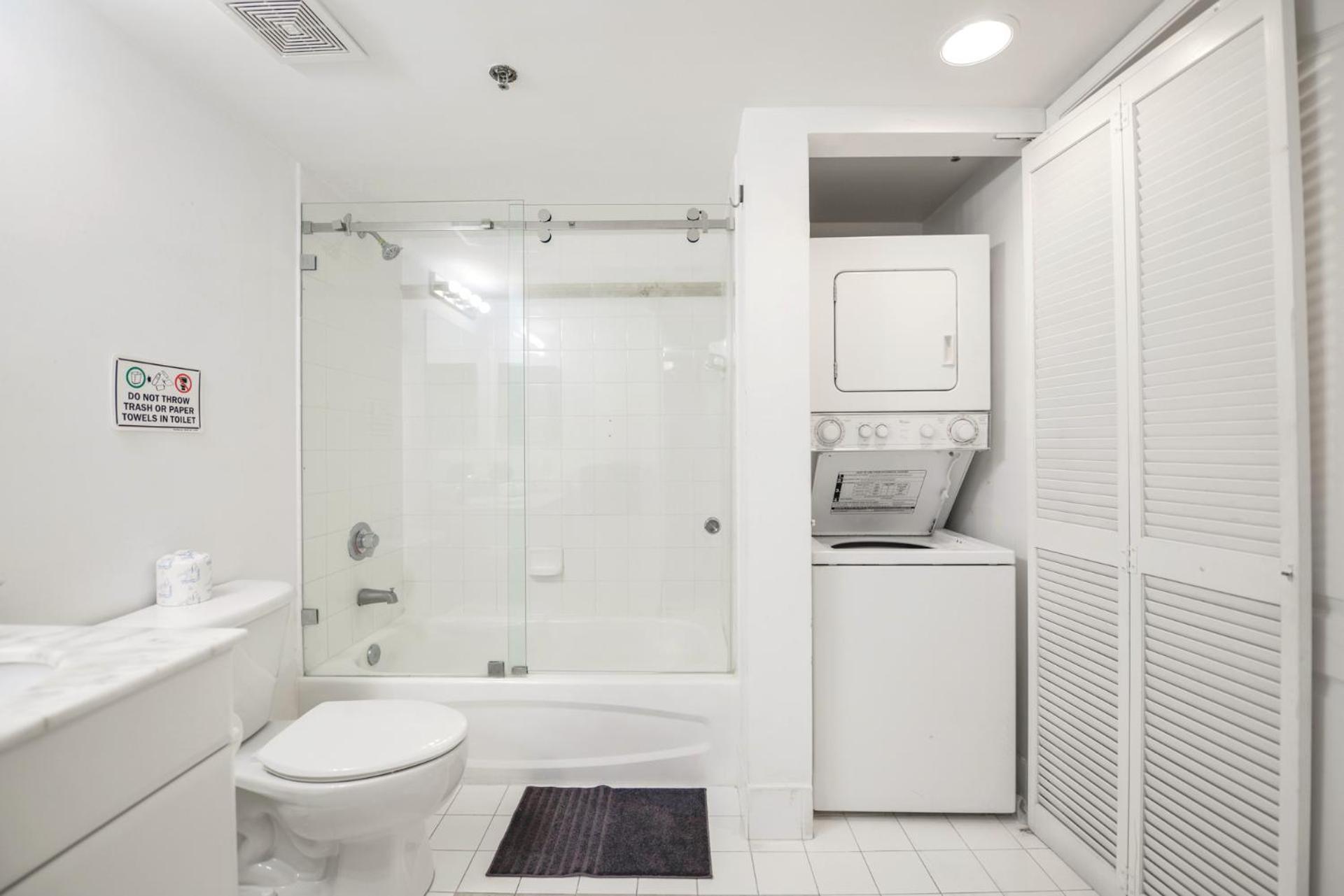 On Top! On 31st Floor W Cozy Amenities Apartment