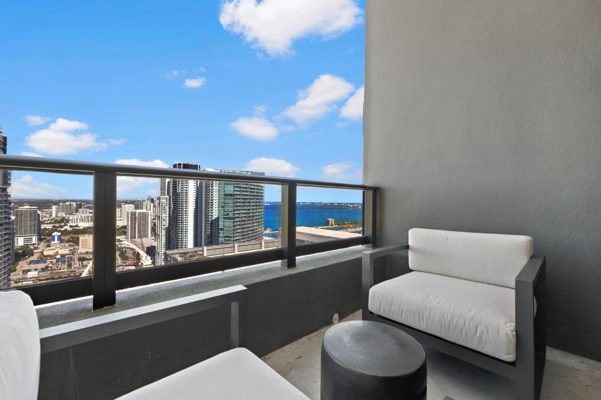 Apartment 48flr W Free Parking *