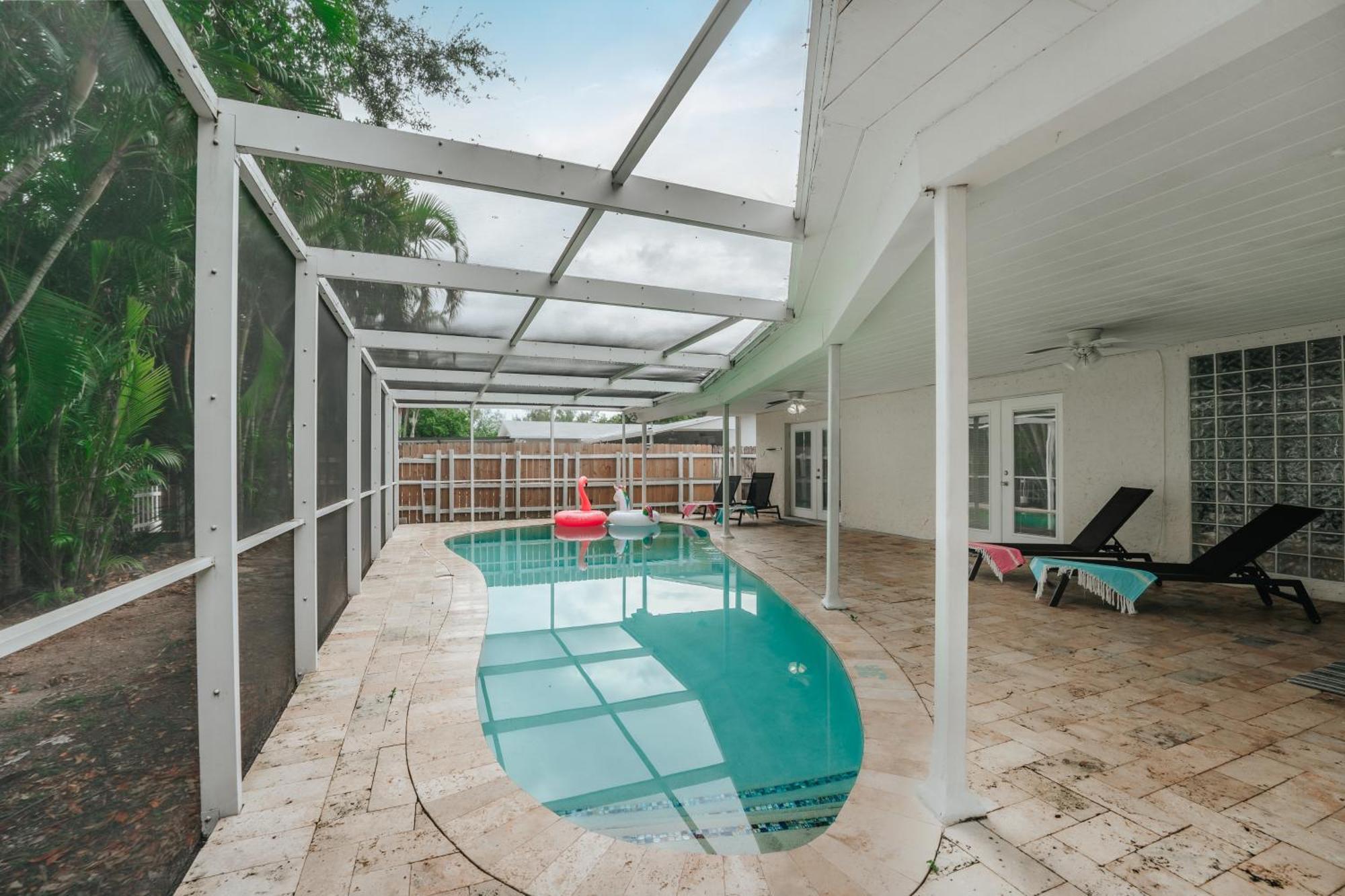 Beautiful Aventura Sleeps 26 *