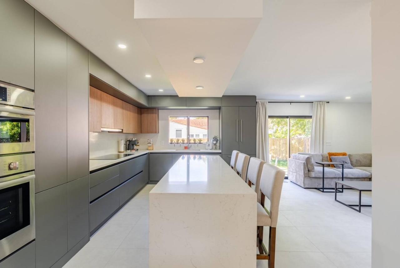 Oasis By Brickell And Beaches *