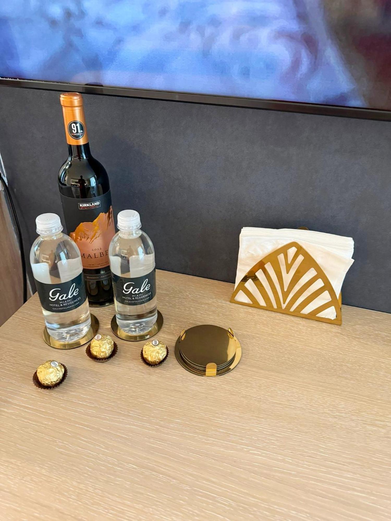 Lux With Free Parking And Pool Apartment *
