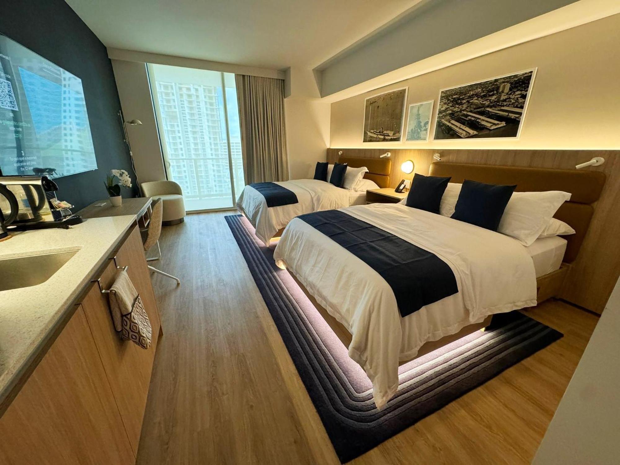 Lux With Free Parking And Pool