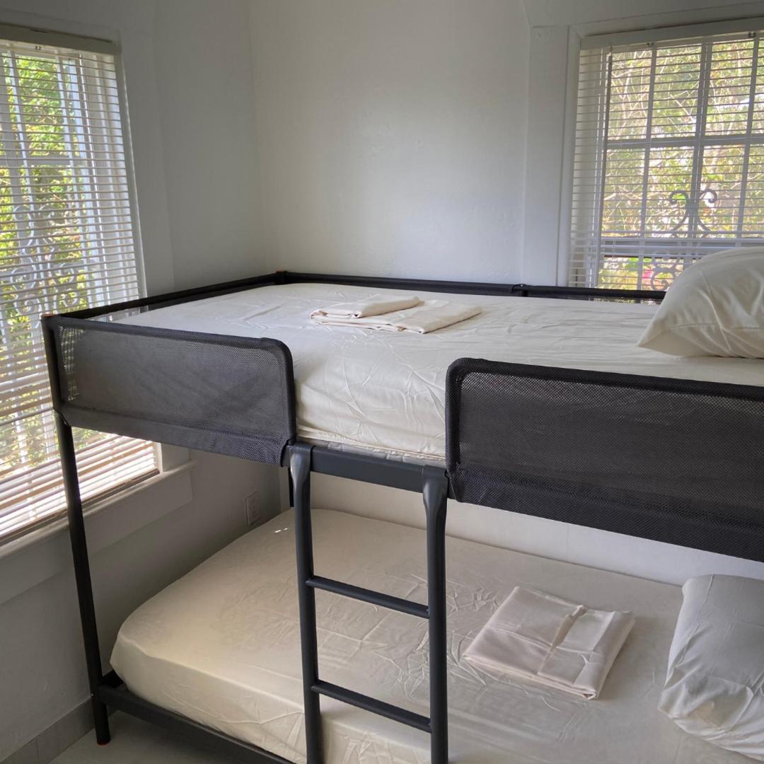 Parnasus Wynwood Hostel