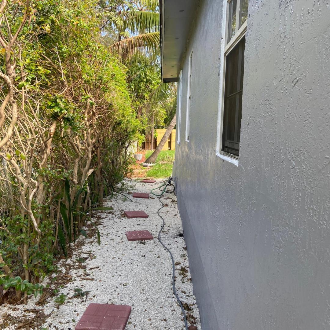 Parnasus Wynwood Hostel